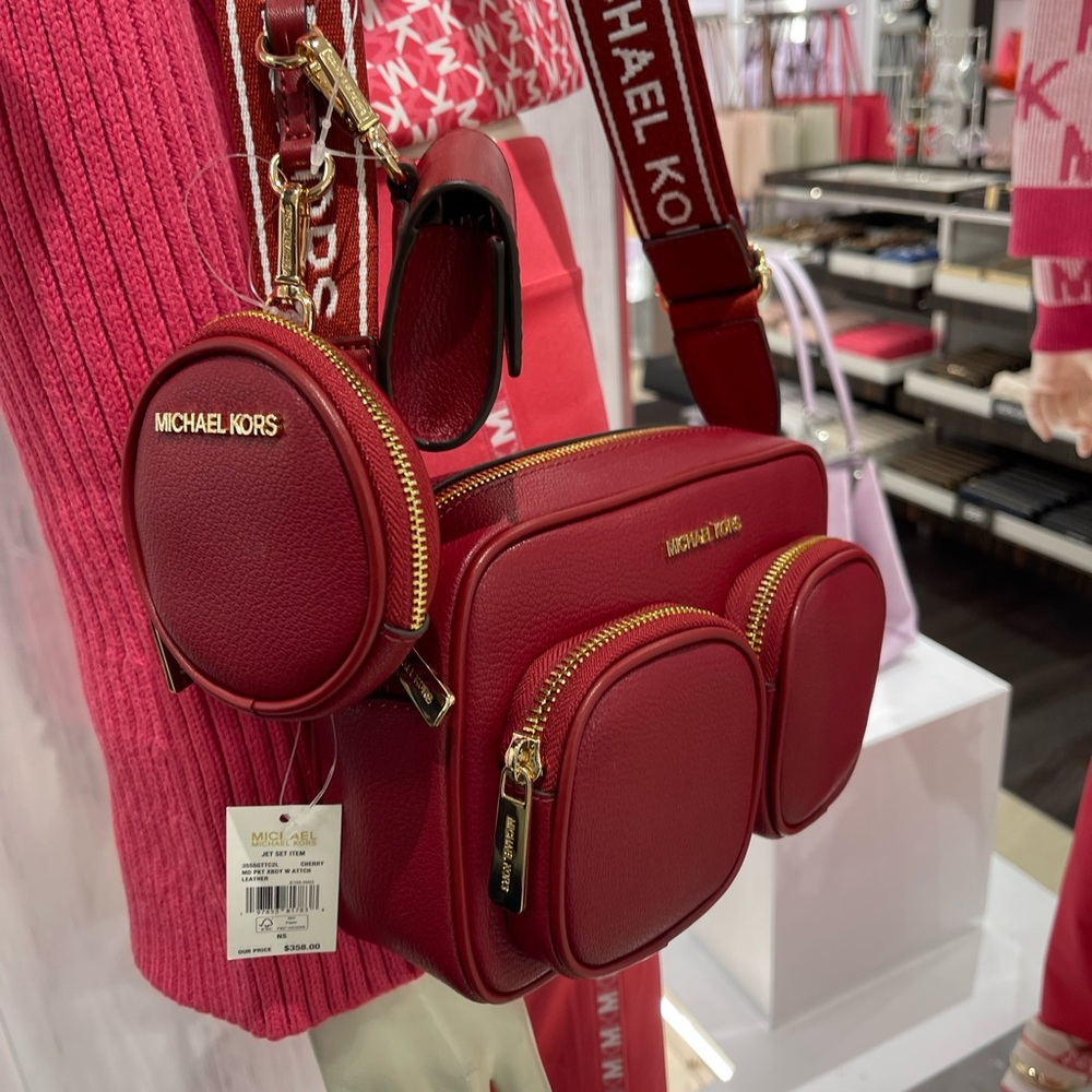Michael Kors Jet Set Md Leather Crossbody Bag Case for Apple Airpods Pro®
Cherry - Picture 7 of 16